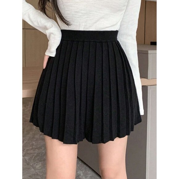 Black Pleated High-Waisted Mini skirt Preppy Minimalist Chic - Picture 1 of 1